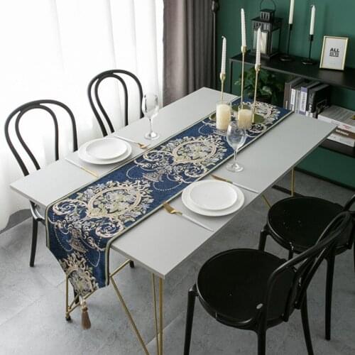 Modern Simple Jacquard Table With Tassel Soft Chenille Fabric Suitable For Party Restaurant Wedding Home Decoration Table Runner