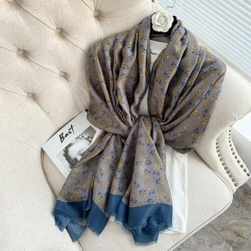 2021 Brand Autumn winter women beach quality shawl cotton scarf lady fashion scarves bandana pashmina wrap hijab muffler