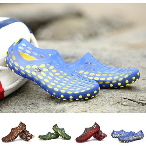 Mens Slippers Summer Beach Slippers Hollow Out Male Sandals Outside Solid Color Flat Soft Slides Leisure Light Waterproof Shoes
