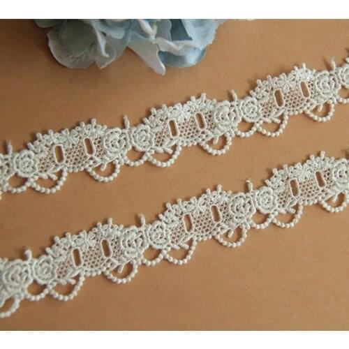 3cm wide 3yard/lot Good Quality White Embroidery Flower Wedding Lace Trim Bridal Neckline Rose Lace X022