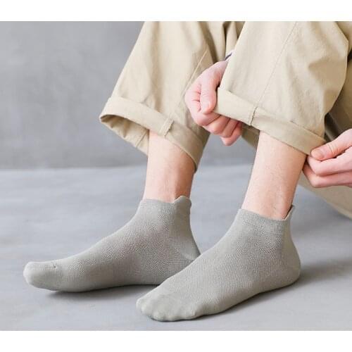 2021 New Product Four Seasons Pure Cotton Solid Color Heel Lift Deodorant Sweat-Absorbent Mens Sports Socks Mens Socks