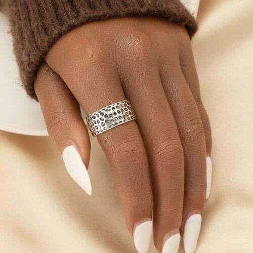 Modern Jewelry Vintage Statement Ring 2021 New Design Silvery Plating Width Metal Ring For Girl Fine Accessories Gifts