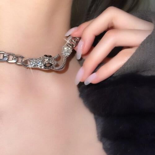 RZ034 Exaggerated Fashion Simple Personality Necklace Diamond Small Snake Necklace Retro Net Red Temperament Design Sense Ornam