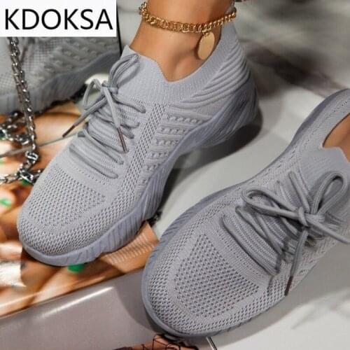 2021 Sneakers Women Plus Size Femme Womens Shoes Fashionable Vulcanize Sneakers Comfortable Lace Up Loafers Female Women Shoes