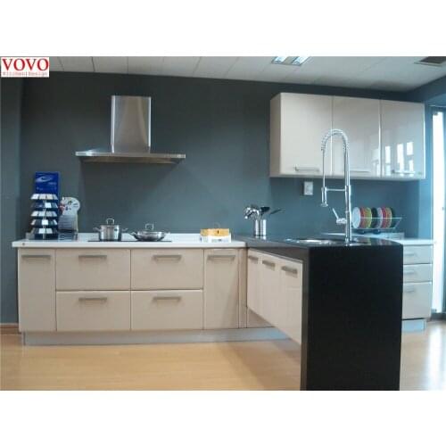 Customized kitchen cabinets company