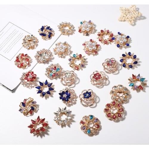 Colorful Rhinestone Garland Hoop Flower Crystal Brooch Silk Scarf Clip Buckle Holder Jewelry Gift 24 Styles Brooches