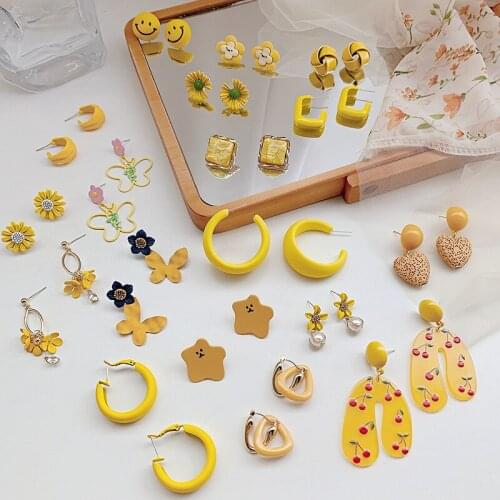 Trendy Yellow Country Style Butterfly Pearl Flower Dangle Earring for Women Metal Arcylic Hollow Out Love Heart Earring Jewelry