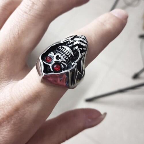 Male Red eye Death Knight Skull Ring Cool Mens Cross Punk Fine Detail Stainless Steel Ring Gothic Biker Jewelry Hip hop for Men