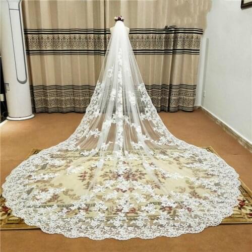 Stylish Beaded Wedding Veils Lace Appliqued Edge 3M Long Cathedral Length Sequined Bridal Veil Tulle With Comb Hair Accessories