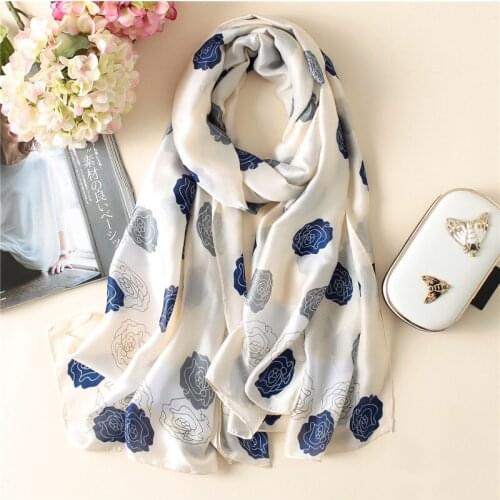 2020 New printed rose design scarf female Europe fashion printing silk scarves travel sunscreen in the beach towels pashmina
