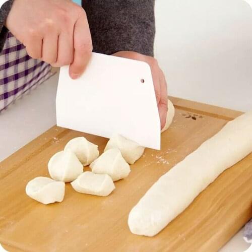 1PC Dough Cutter Trapezoid Spatula Dough Scraper Kitchen Butter Knife Baking Pastry Tools Cake Topper Baking Accessories