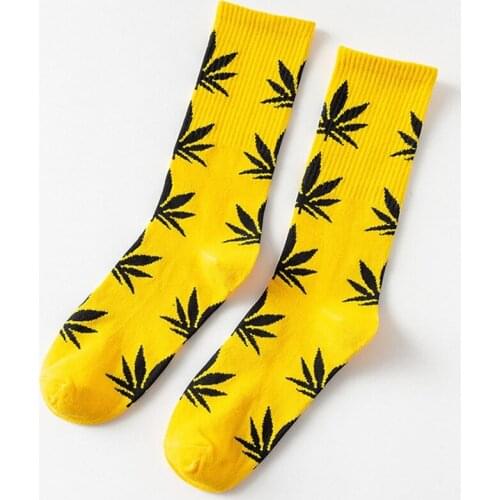 Classic Maple Leaf Pattern Cotton Socks Women Black White Grey Purple 10 Color Casual Crew Sock Happy Style Ribbed Top Keep Cozy