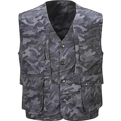 2018 Spring and summer new models vest men multi-pocket camouflage leisure photography men vest