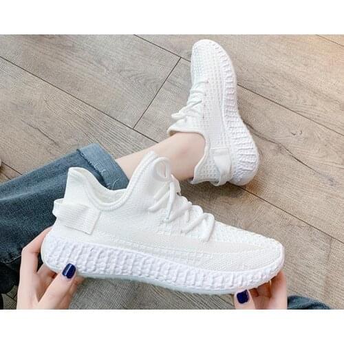 Womens new lightweight soft soled mesh breathable coconut daddy casual running shoes in summer 2020