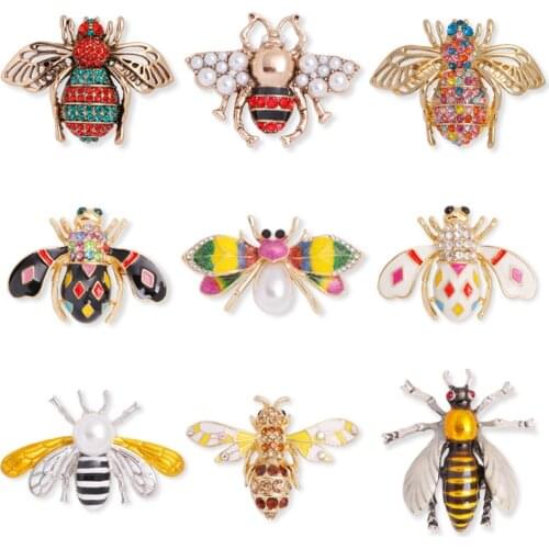 2011 New Insect Bee Brooch Enamel Pin Pearl Rhinestone Crystal Corsage Cardigan Coat Collar Brooches for Women Men Jewelry