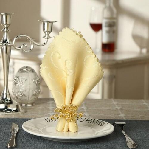 10PCS/Metal golden creative pine napkin ring is used for Western food hotel wedding banquet and other party table decorations