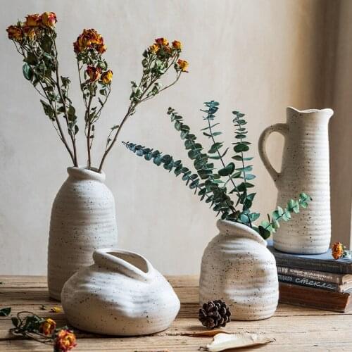 Nordic Style Retro Art Ceramic Flower Bottle Modern Light Luxury Dried Flower Arrangement Home Soft Decorations Vases Minimalist