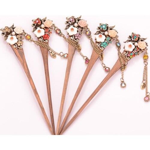 Vintage Wooden Flower Hairpin Chinese Traditional Classic Retro Hair Stick Fashion Women Elegant Hair Pin Rhinestone Accessories