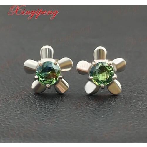 18 k white gold with 100% natural sapphire studs earrings Blue green color of fire Fine jewelry contracted