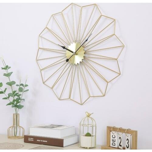 Nordic Light Luxury Iron Art Living Room Bedroom Creative Flower Petal Clock Decoration Wall Clock