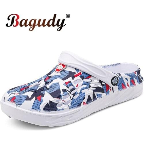 Summer Mens Sandals Outdoor Water Shoes Mens Slip-on Slippers Hole Shoes Couple Home Slippers Hollow Fashion Soft Men Sandals