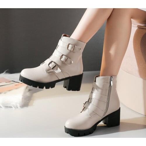 2021 Ladies Belt Buckle Round Toe Short Boots Fashion Zipper Platform Womens Shoes Autumn Winter Thick High-Heel Knight Boots