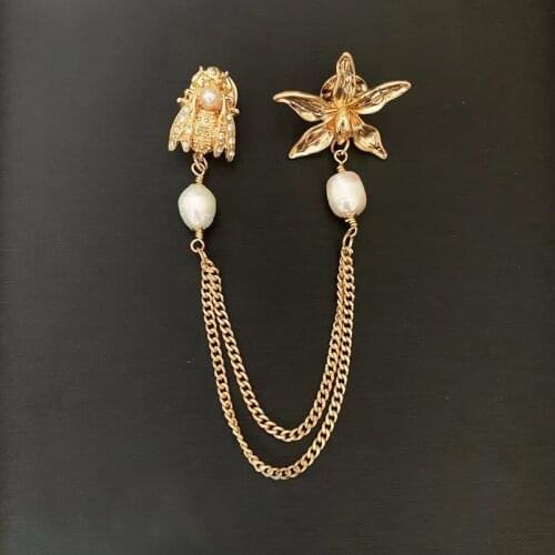 Retro Flower Animal Brooches Corsage Pearl Metal Chain Tassel Cardigan Suit Lapel Pin Jewelry Scarf Buckle Women Men Accessories