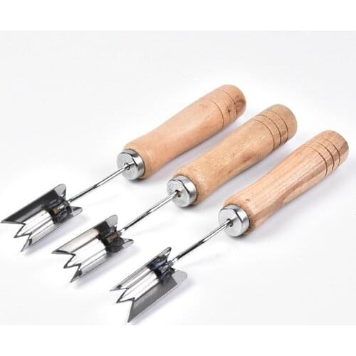 Stainless steel pineapple peeler triangle pineapple knife with wooden handle V-shaped pineapple eye remover factory outlet