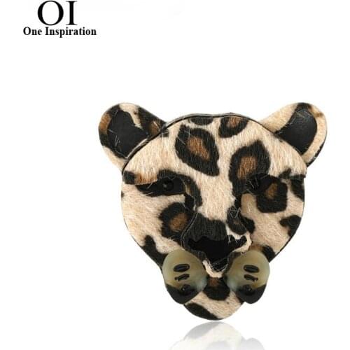 OI Cheetah Leopard Head Brooches Handmade Leather Acrylic Sweater Scarf Buckle Animal Brooch Pins Coat Accessories