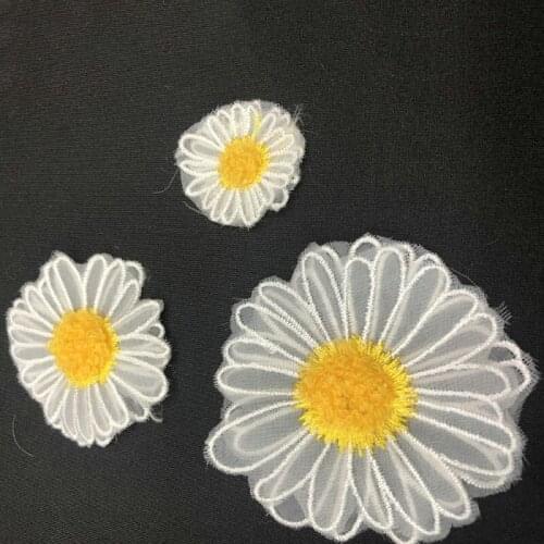 3Pcs/Set Embroidery Daisy Patches Flower Three-Dimension Appliques Trims DIY Sewing Clothing Shoes Bags Decoration