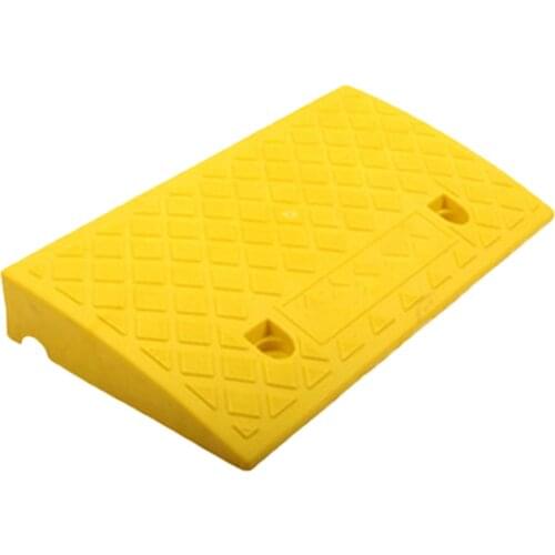 50*27*11cm plastic car climbing triangular pad, curb plate steps uphil slope, along the road slope ladder, tire repair tool 1PC