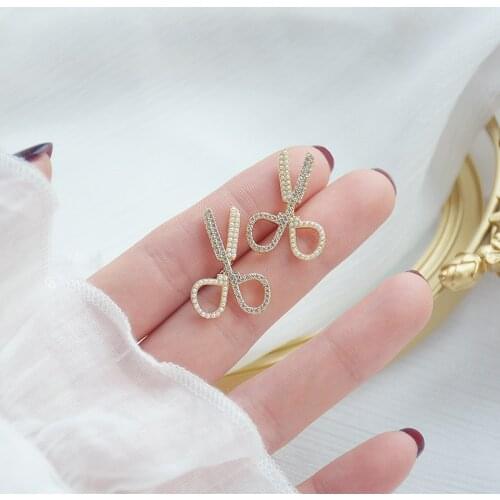 2021 New Arrival Delicate Jewelry 14K Real Gold Plated Pearl Scissors Stud Earrings Cubic Zircon Earrings