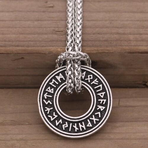 Virgin Iceland Vegvisir Helmet Rune Circle Necklace Magic Barrier Mens Amulet Pendant Luna