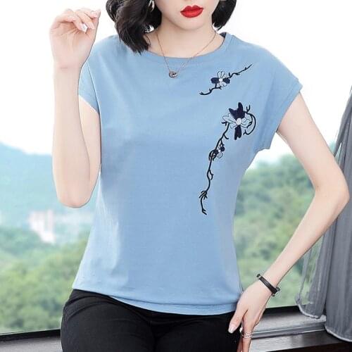 Womens flower embroidery T-shirt top Summer casual bat sleeve cotton T-shirt Ladies tees fashion tops