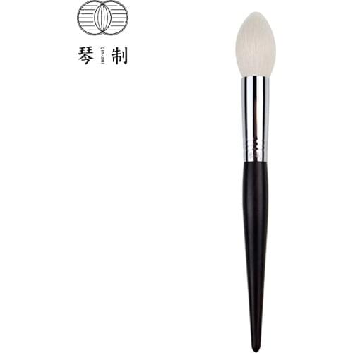 QINZHI Professional Handmade Make Up Brush G033 Tapered Highlighter Brush Soft Saikoho Goat Hair Makeup Brushes