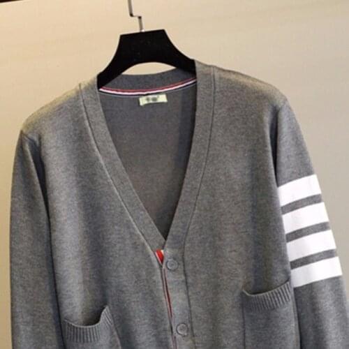 2020 autumn new knitted cardigan jacket Korean version of v-neck thick sweater with academic style short couple coat