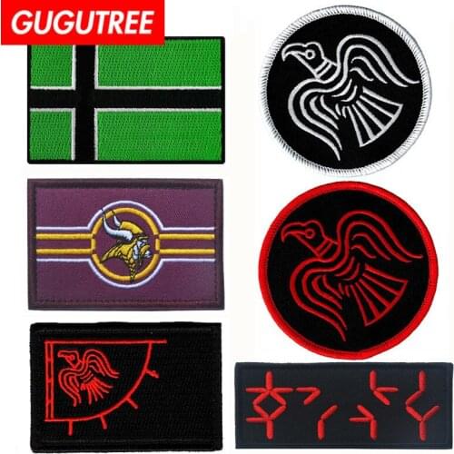 GUGUTREE embroidery HOOK&LOOP Vinland Viking Flag patches national flag patches badges applique patches for clothing AD-141