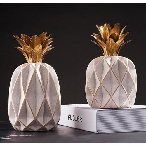 Nordic Creative Ceramic Pineapple Decoration Home TV Cabinet Art Decoration Milk Coffee Shop Shelves Decoration Crafts