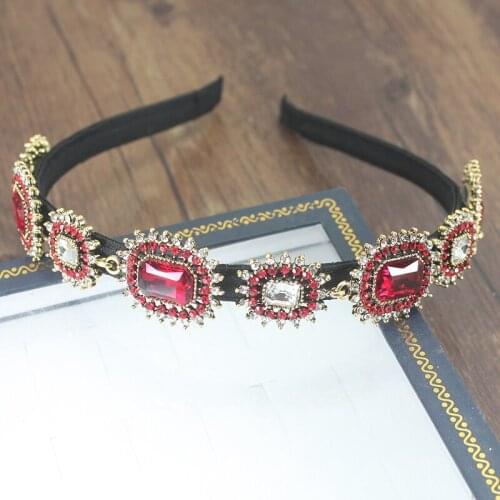 Exquisite fashion Baroque red black crystal headband metal geometry pearl retro hair band street shoot catwalk simple hair band