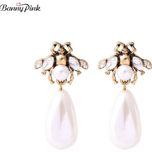 Banny Pink Vintage Alloy Insect Studs Earrings For Women Elegant Imitation Pearl Pendant Post Earrings Fashion Jewelry Pendiente