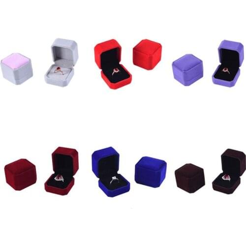 100pcs Classic Velvet Ring Box 5.5x 5x4cm Ring Boxes Wedding Engagement Ring Jewelry Packaging Storage Case Gift Box SN874