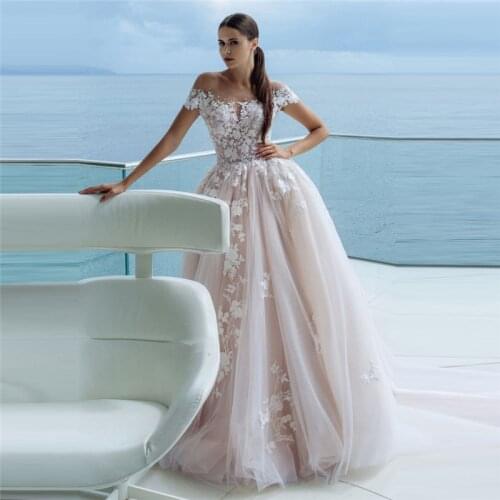 New Sheer Short Sleeves Lace Appliques Wedding Dress Princess 2020 Modest Custom Pleated Garden Bridal Gowns Spring Ladies Maxi