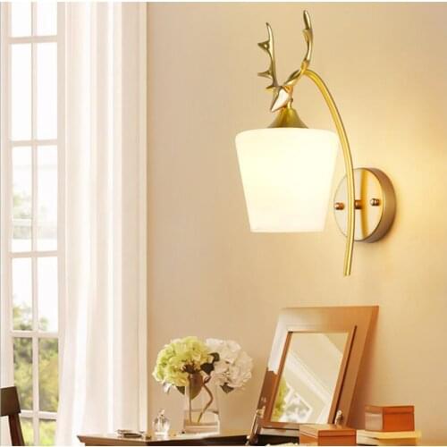 New creative personality Nordic style wall lamp European antler led bedside lamp indoor living room background wall lamp