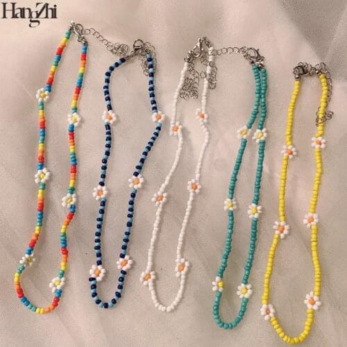 HangZhi 2021 New 5 pcs/set Daisy Flower Colorful Beads Clavicle Choker Necklace for Women Girls Spring Summer Jewelry Wholesale