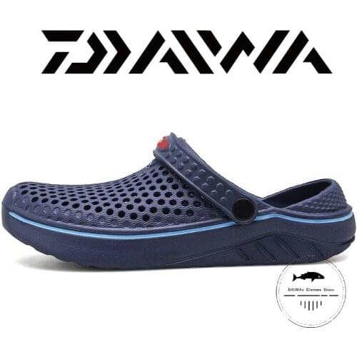 DAIWA 2021 New Arrival Mens Clogs Summer Shoes Men Slippers Breathable Non-slip Mules Male Garden Shoes Casual Beach Sandals