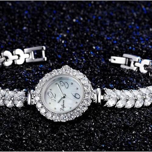 Fashion Women Full Crystals Jewelry Watches Luxury Rhinestone Bracelet Watch Waterproof Quartz Roman Wrist Watch Lotus