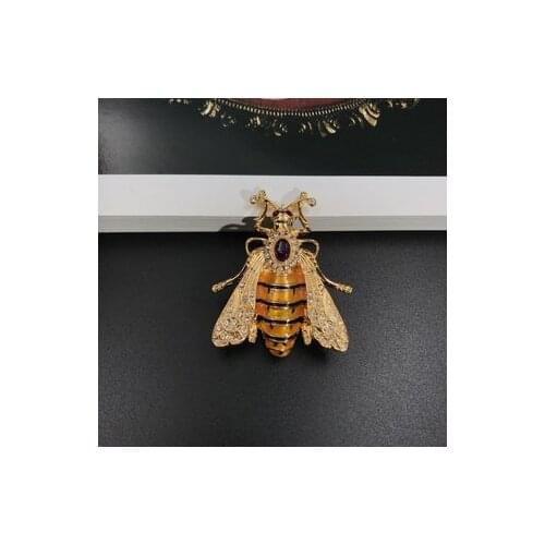 Middle antique antique vintage brass golden plated bee brooch