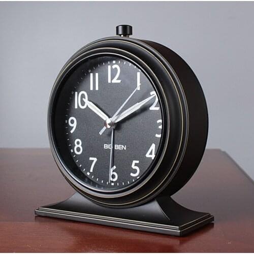 Simple Nordic Retro Bedroom Alarm Clock, Childrens Silent Movement Decoration Table Clock Ornament with Night Light