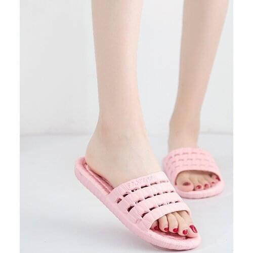 Clear PVC Slippers Womens Shoes Comfort Summer Soft Slide Shower Leaking Flat Slippers Bathroom Slippers Women 2019 Mules