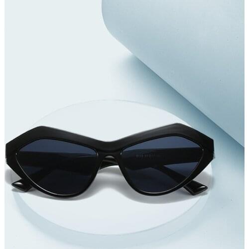 Elbru Retro Triangular Cats eye Sunglasses Fashion Trend Irregular Frame Ultraviolet-proof Street Shot Sunshade Sunglasses